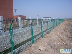 許捷絲網廠公路隔離柵廠家恭賀蛇年快樂-- 安平縣許捷絲網廠銷售部