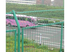 安平縣公路隔離柵廠家首選許捷絲網廠-- 安平縣許捷絲網廠銷售部