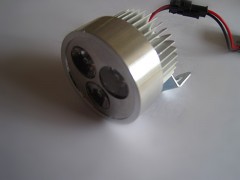 天眾玖商貿專業批發各種LED電動車摩托車通用9W大燈12V-85V通用-- 濟南天眾玖商貿有限公司