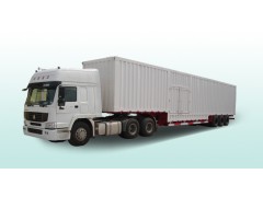 2013年最新型國內(nèi)廂式半掛車價格-- 梁山專用特種車輛有限公司