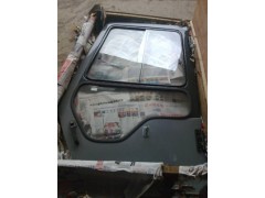 日立ZX210LC-3G掘機(jī)駕駛室邊門-- 武漢邁通挖掘機(jī)配件有限公司