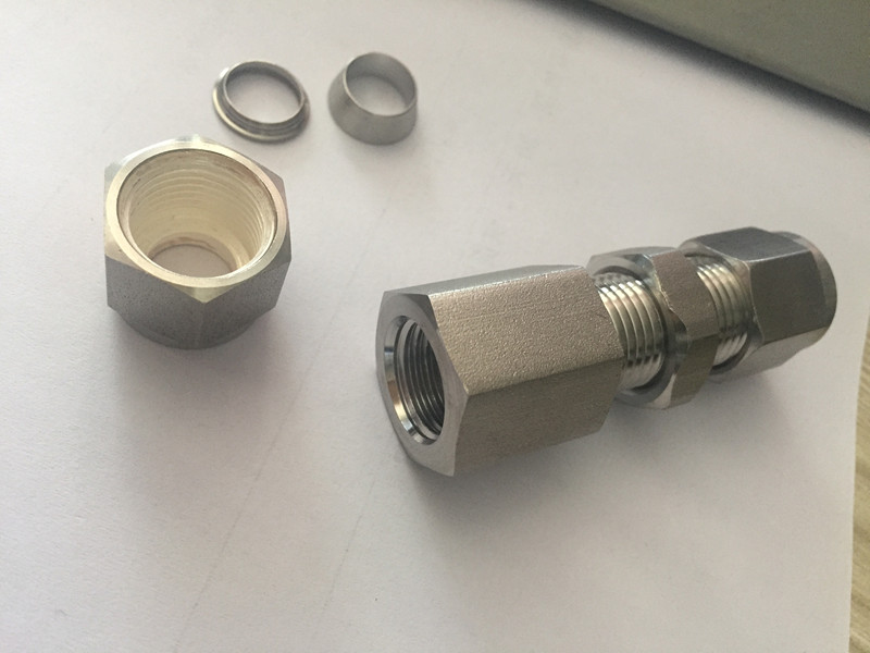 1/4卡套穿板式接頭內(nèi)螺紋隔板式固定接頭-- 上海疆南閥門有限公司