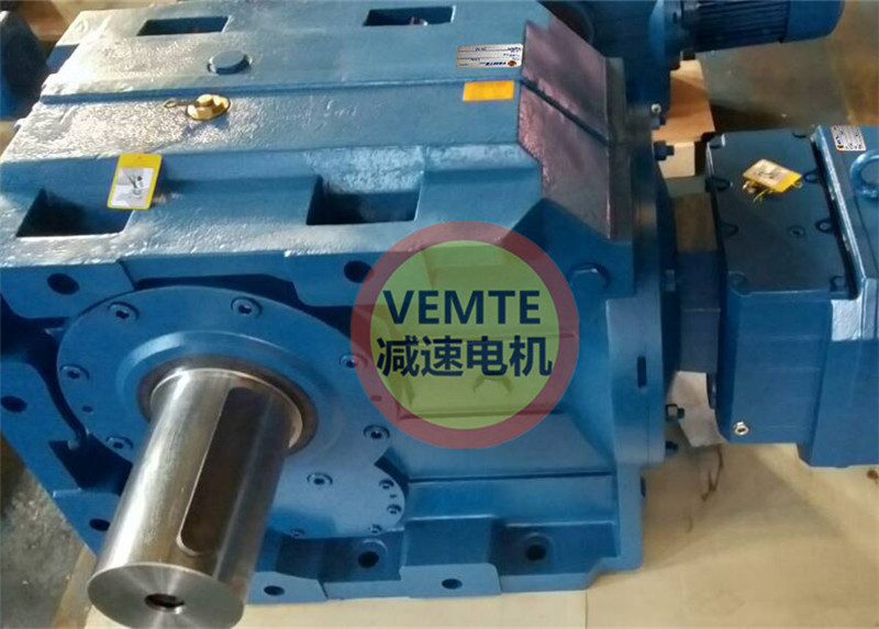 K97RF57DRE112M4轉(zhuǎn)角錐齒輪減速機(jī)帶電機(jī)一體式-- 成都世樂(lè)益民環(huán)?？萍加邢薰? class=