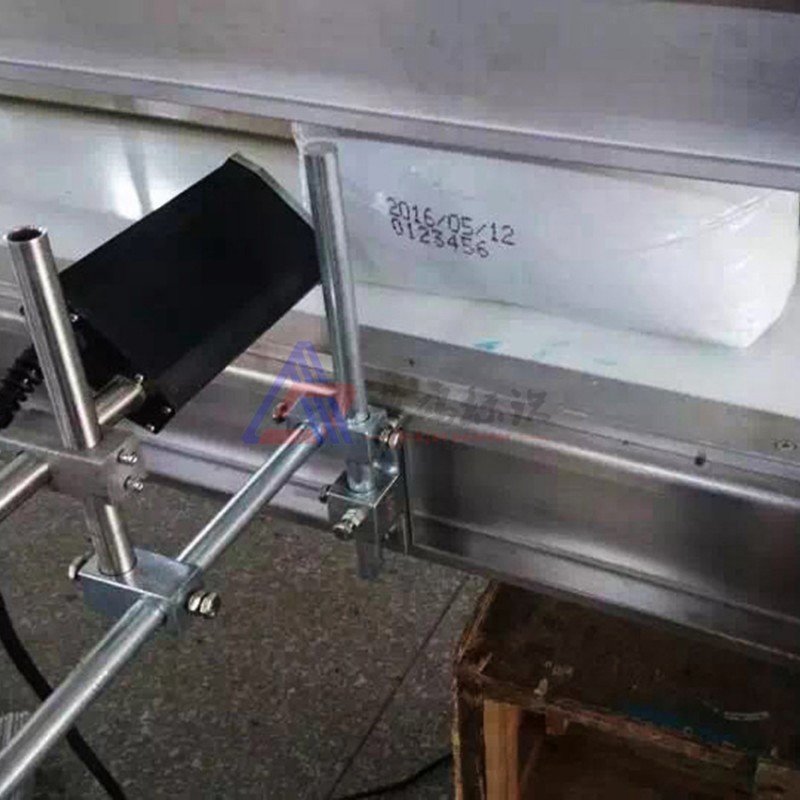 包裝袋打碼機 碼垛機流水線大字符噴碼機-- 上海典碼電子科技有限公司