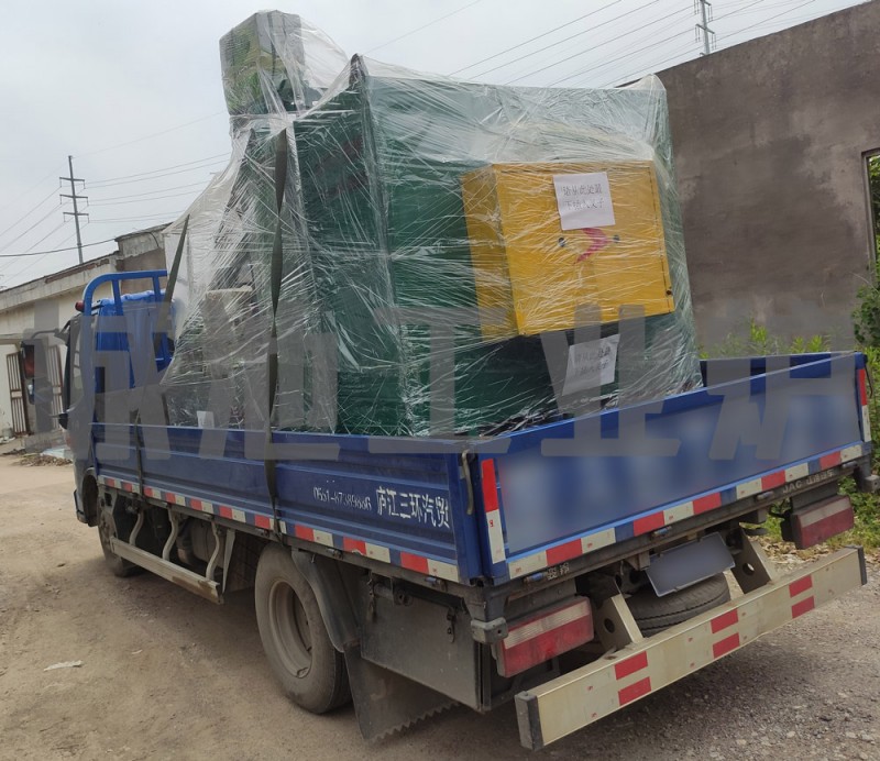 城池牌XQT實驗叉車式快速淬火爐,叉車爐,實驗淬火槽,加熱淬火一體爐,實驗淬火爐,淬火水池發貨